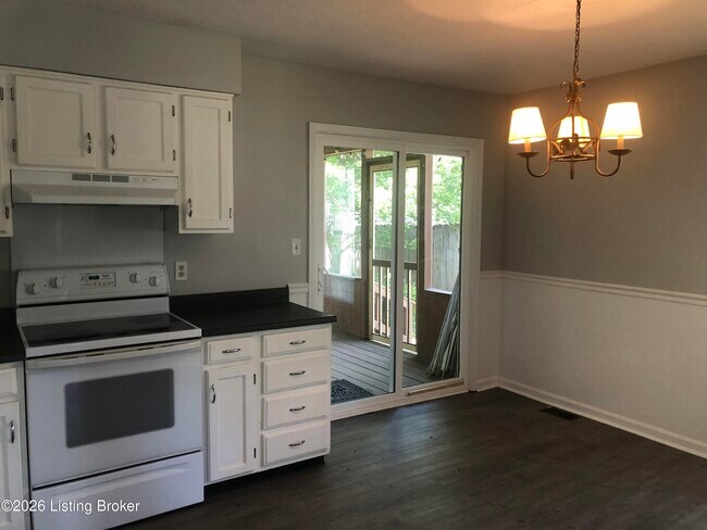 Building Photo - 6811 Cedarwood Dr