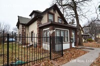 Building Photo - Beautiful 2-Bed 1-Bath Unit Available Now!