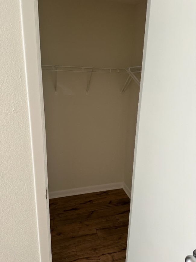 Building Photo - Prime Mt. Pleasant Condo Living!