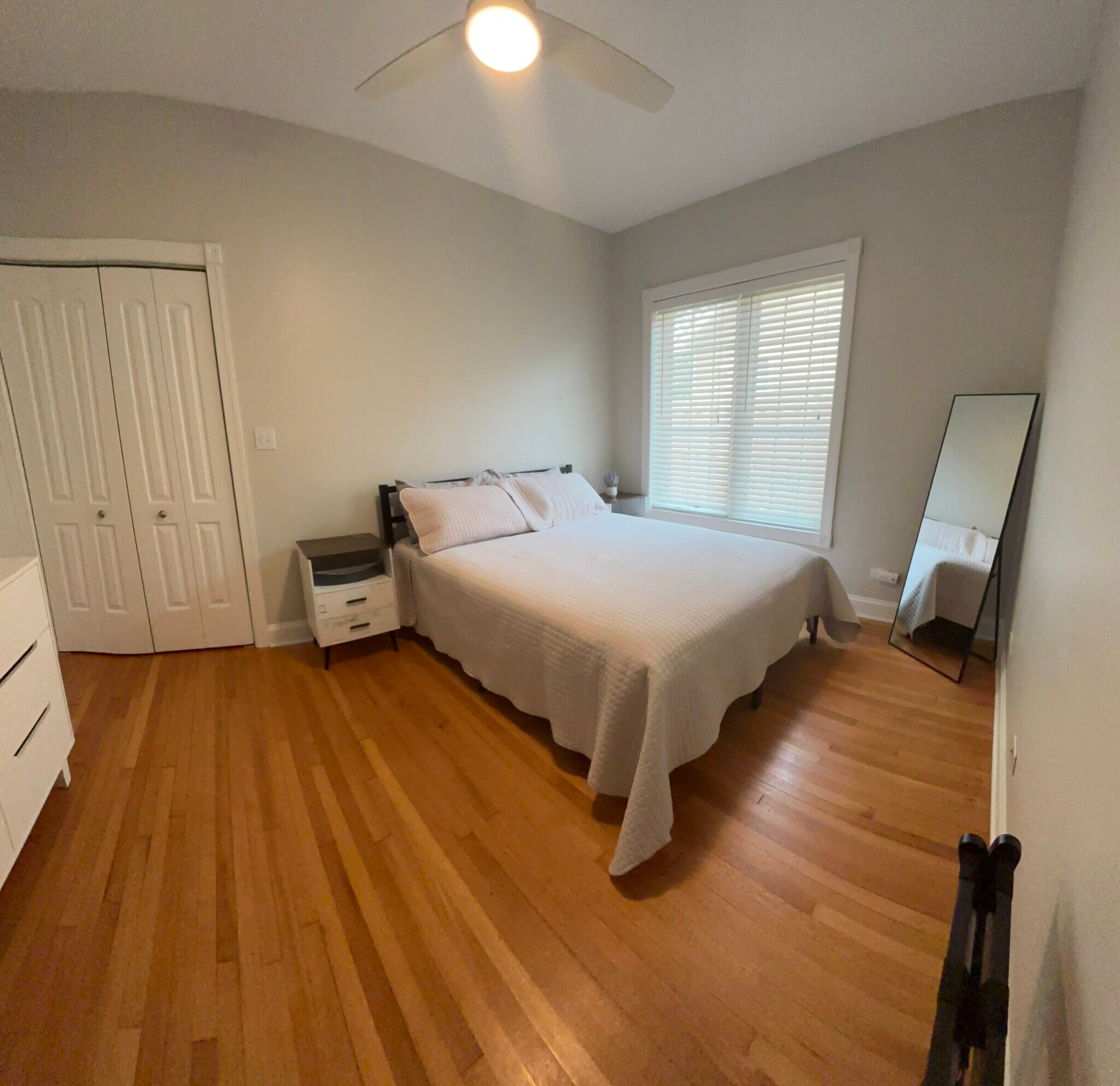 Bed #2 - 4 N Pistakee Lake Rd