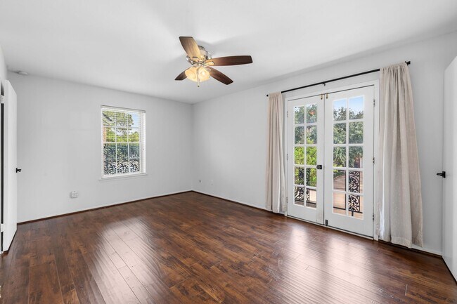 Building Photo - 5534 Beverly Hill St