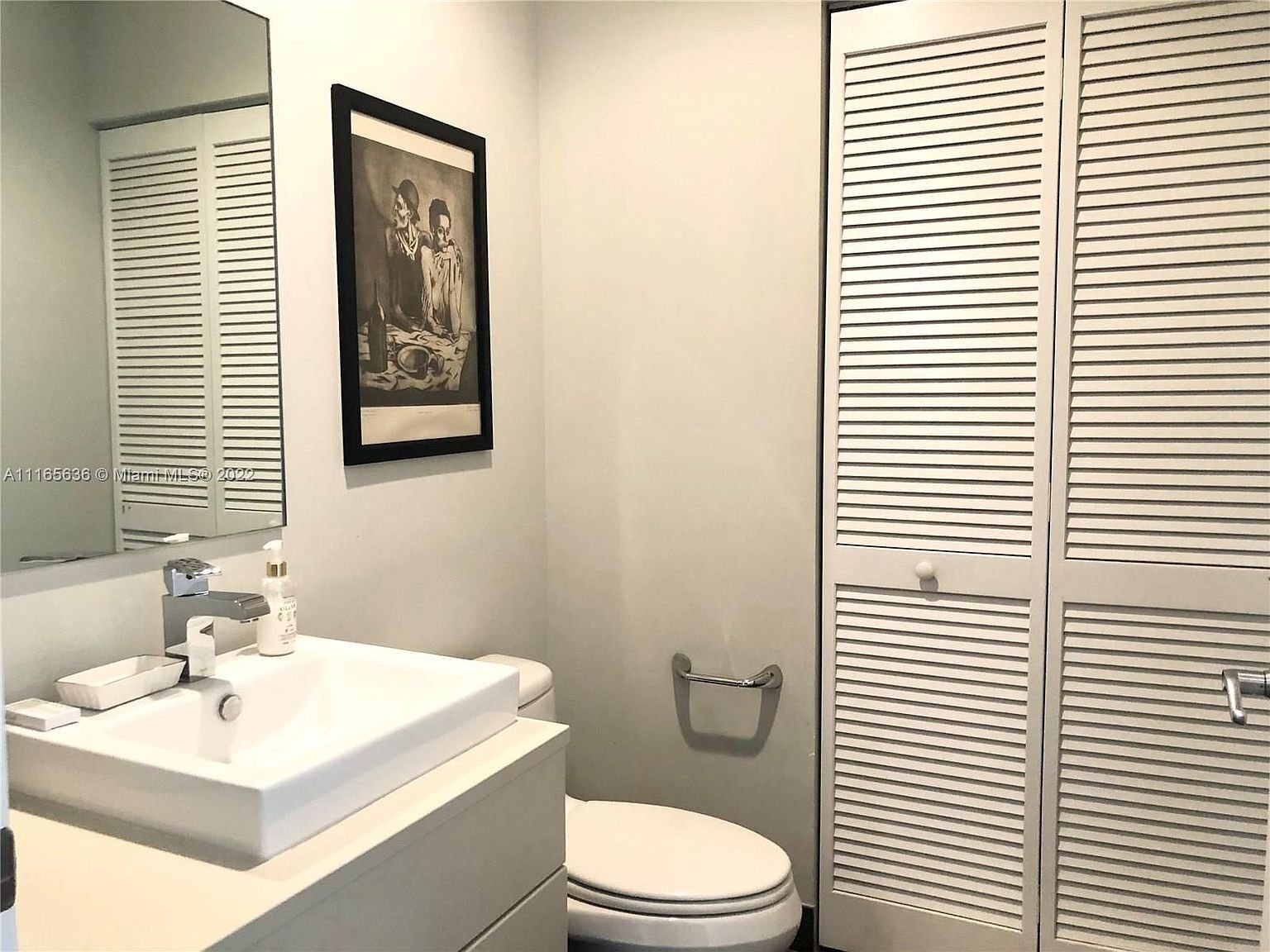 Building Photo - 2100 Park Ave