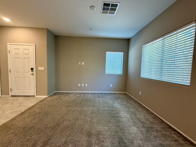 Building Photo - 3 BED 3 BATH 2 CAR GARAGE TOWNHOUSE W/ PRIVATE YARD, LOFT & BEDROOM DOWNSTAIRS IN GATED COMMUNITY...