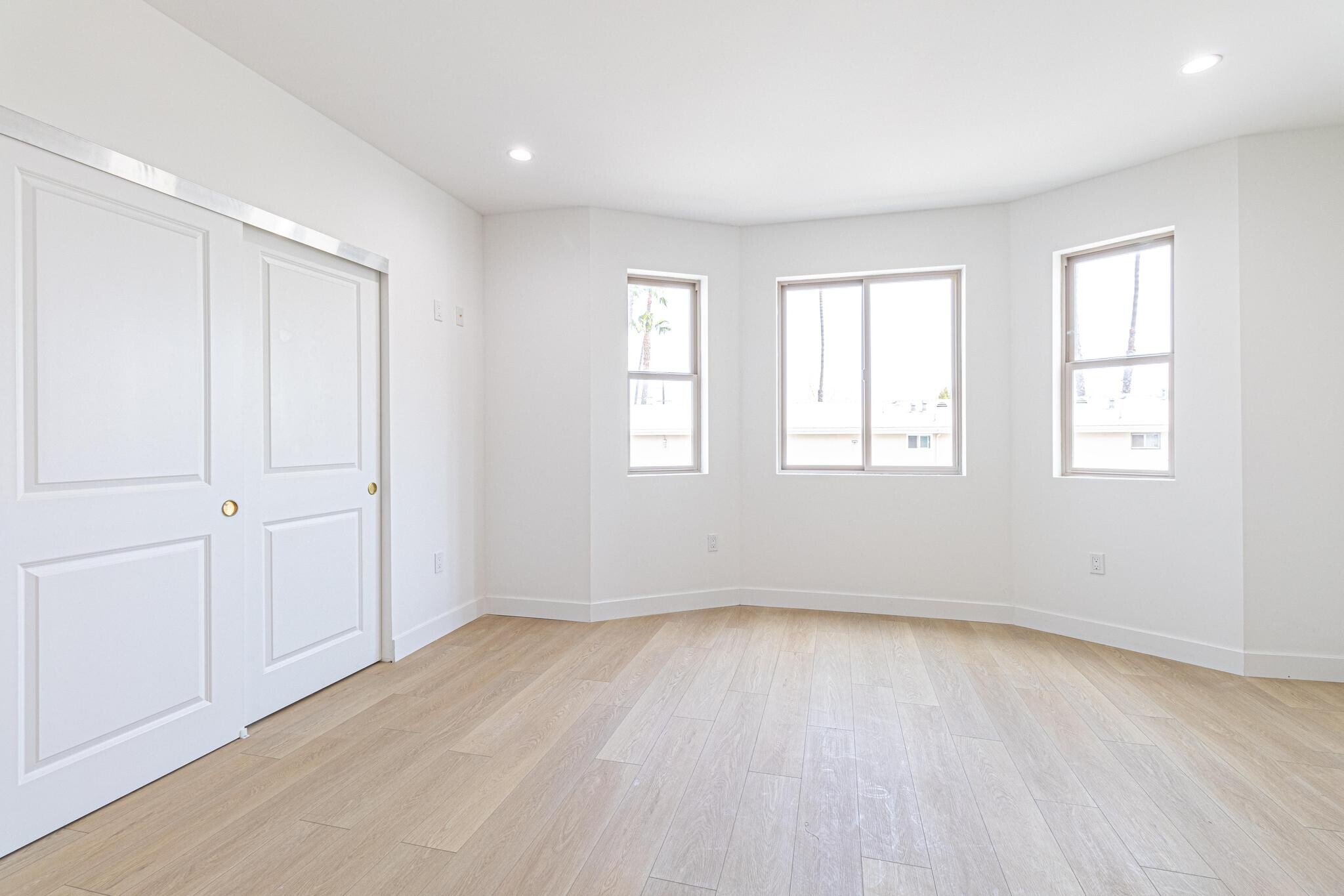 Building Photo - 3672 W Imperial Hwy