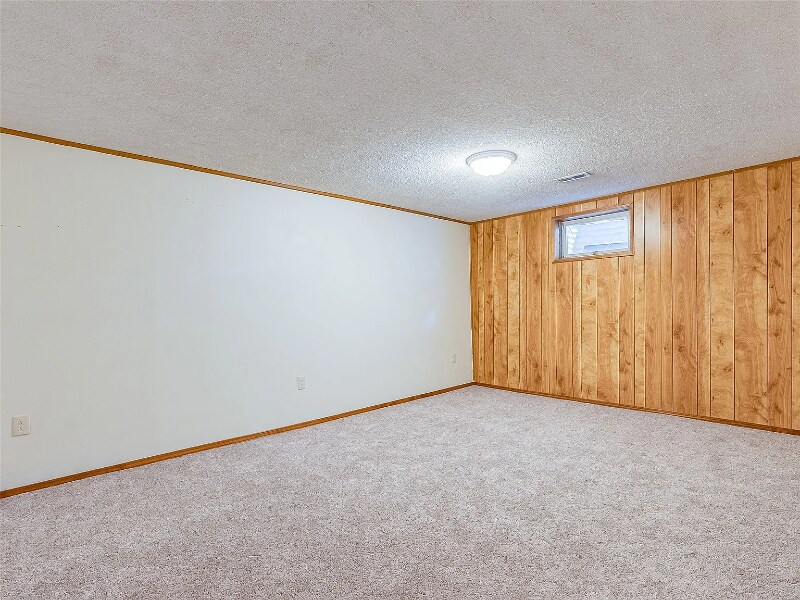 Building Photo - 125 Sherry Ln