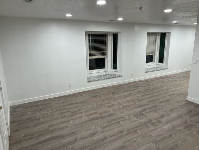 Building Photo - 780 N Lauritzen St