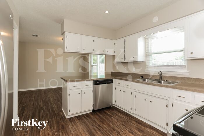 Building Photo - 800 Driftwood Pl