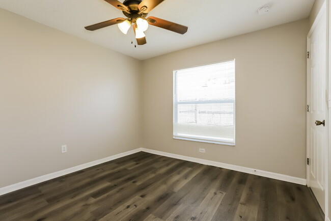 Building Photo - 4706 N Dawnmeadow Ct
