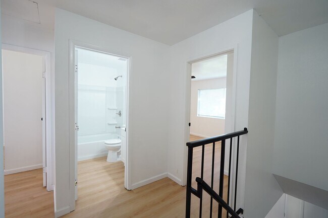 Building Photo - Spacious 3-Bedroom Home with 2-Car Garage in Riverside!