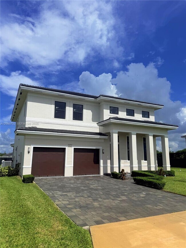 Building Photo - 32242 SW 194th Ave