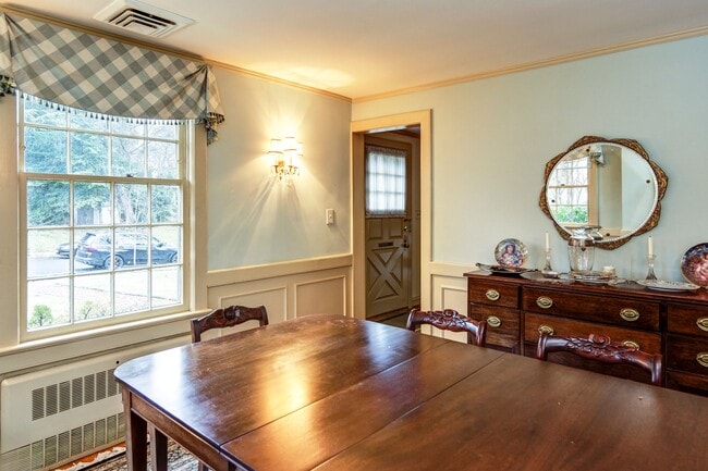 Building Photo - 148 Heritage Rd