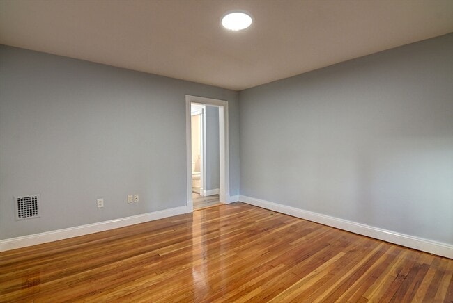 Building Photo - 88 Old Colony Ave