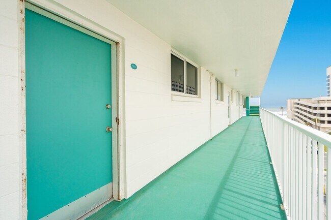 Building Photo - 2727 N Atlantic Ave