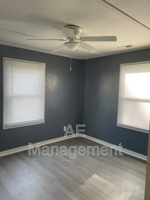 Building Photo - 163 Choate St