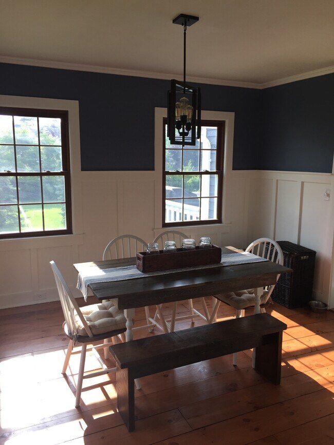 Building Photo - 166 Bush Ln