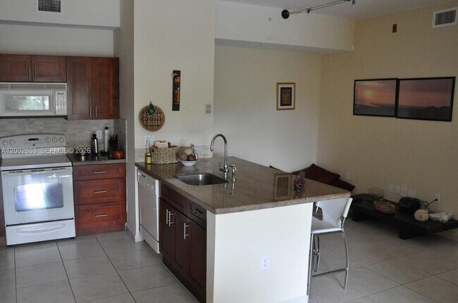 Building Photo - 7330 NW 114th Ave