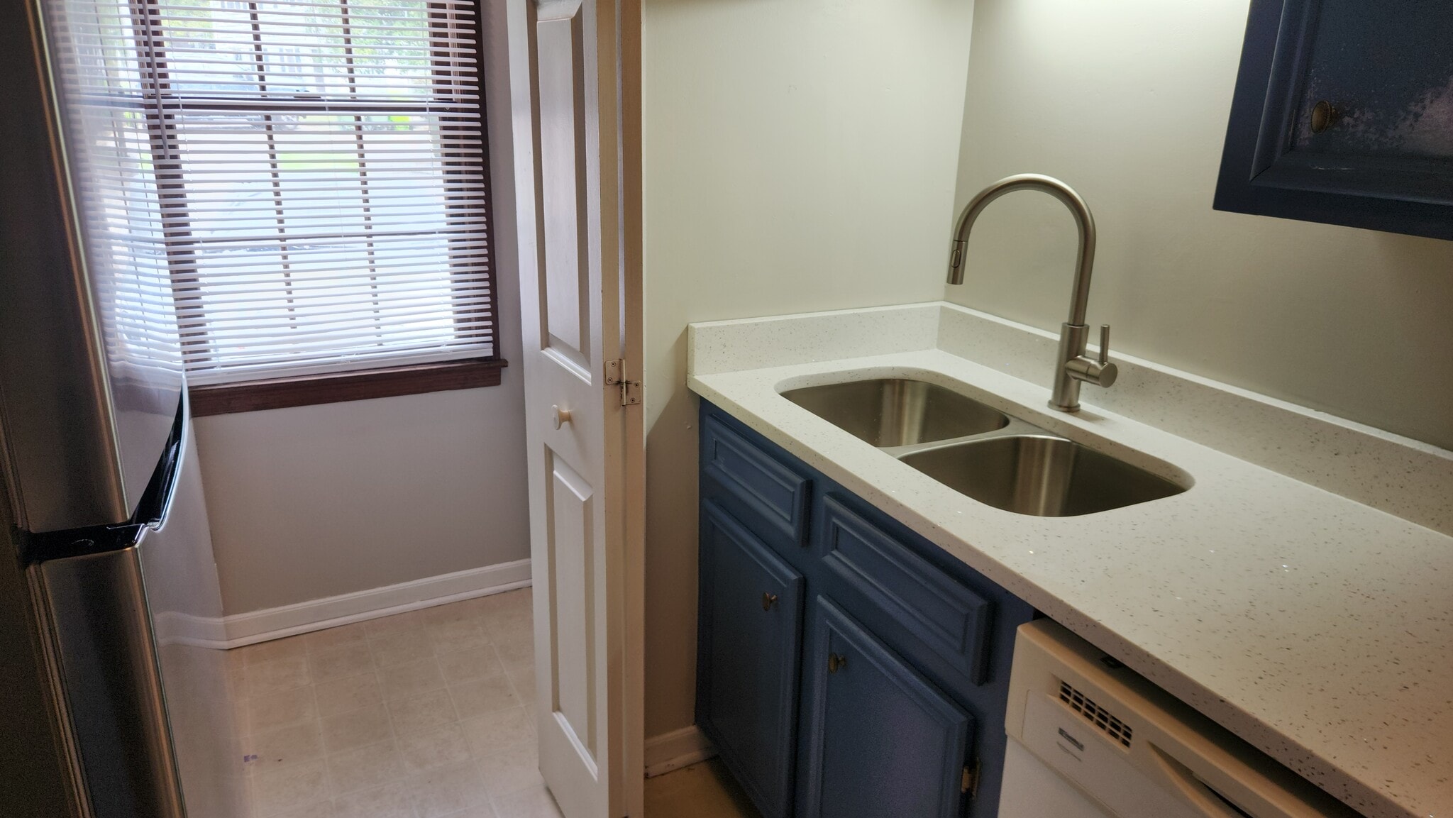 Building Photo - 114 Elizabeth Darby Ln