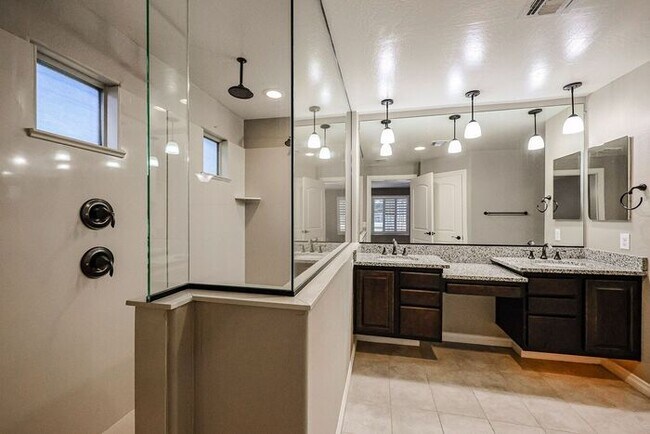 Building Photo - COMING SOON! Great Location!Stunning 6-bedroom Plus 7, 4.5-bathroom home located in Chandler