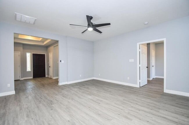 Building Photo - 10322 Rancho Bernardo Ln