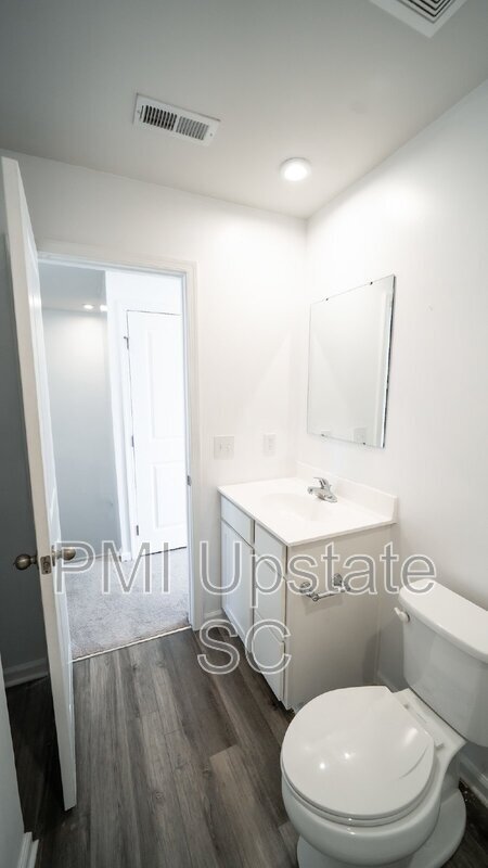 Building Photo - 226 Coldwater Creek Ct