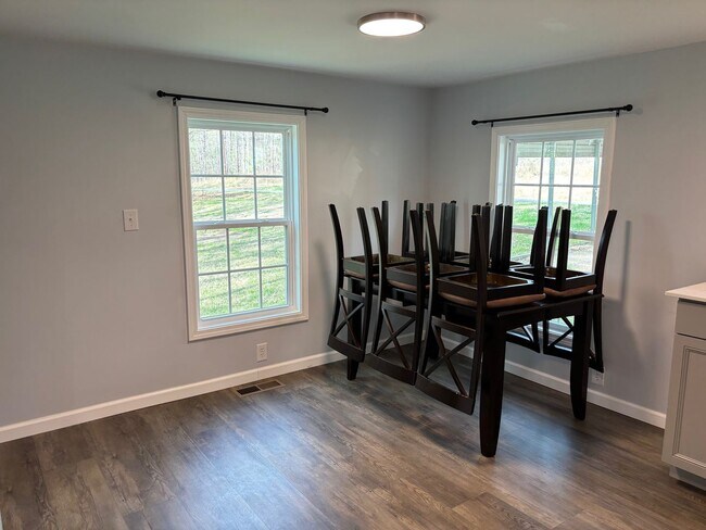 Building Photo - 2 BED, 1 BATH MOBILE HOME IN RANDLEMAN