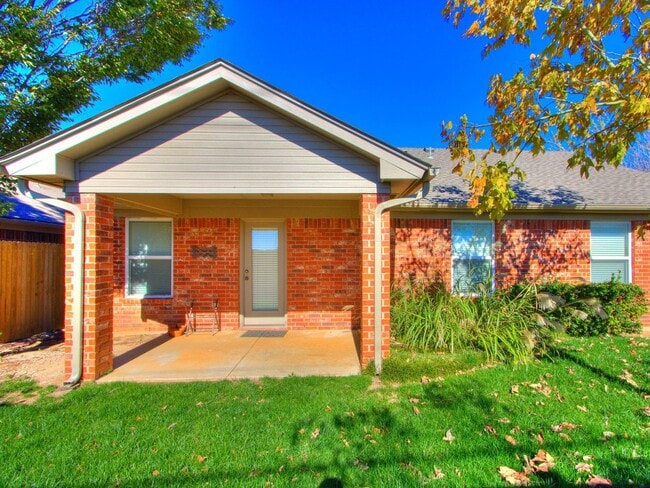 Building Photo - Charming 3 Bed, 2 Bath Home for Rent in Norman!