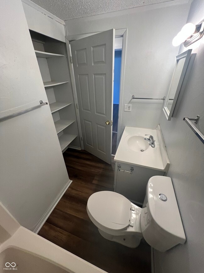 Building Photo - 2000 Indianapolis Rd