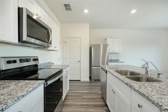 Building Photo - 1004 Sika Cv