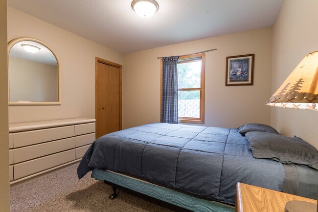 Building Photo - 3791 Betsy Ross Rd NW