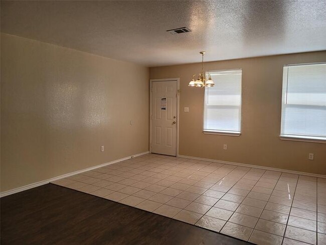 Building Photo - Spacious 3-2-2 in Granbury ...Coming soon.