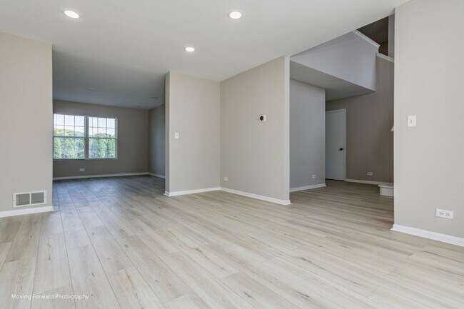 Building Photo - 1655 Whispering Oaks Dr