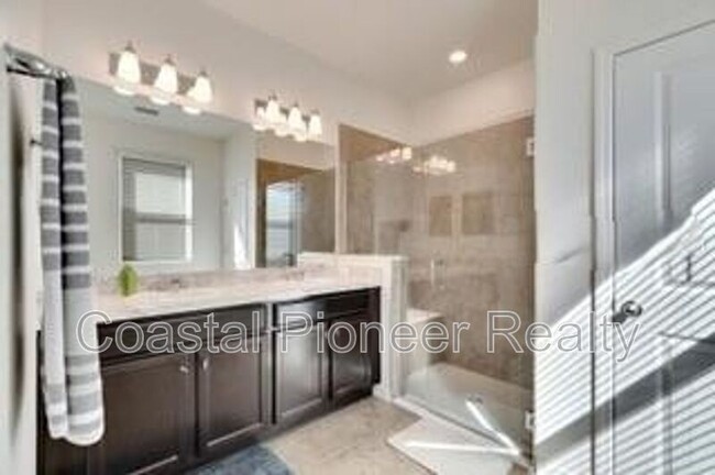Building Photo - 404 Darcy Bluff Pl