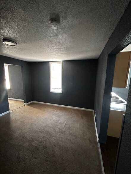 Building Photo - 2032 Milan Ave