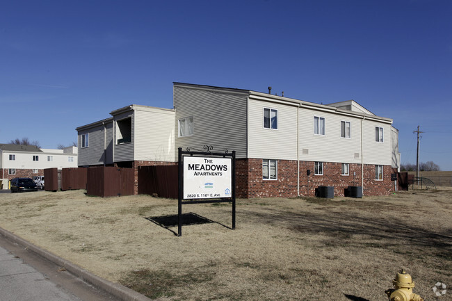 Building Photo - The Meadows Apartments