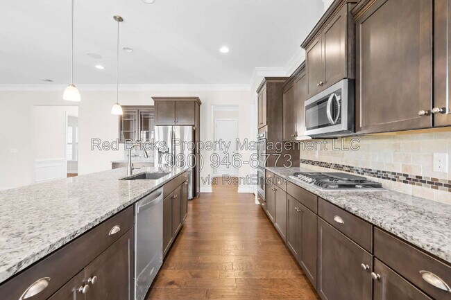 Building Photo - 4004 Petersburg Dr