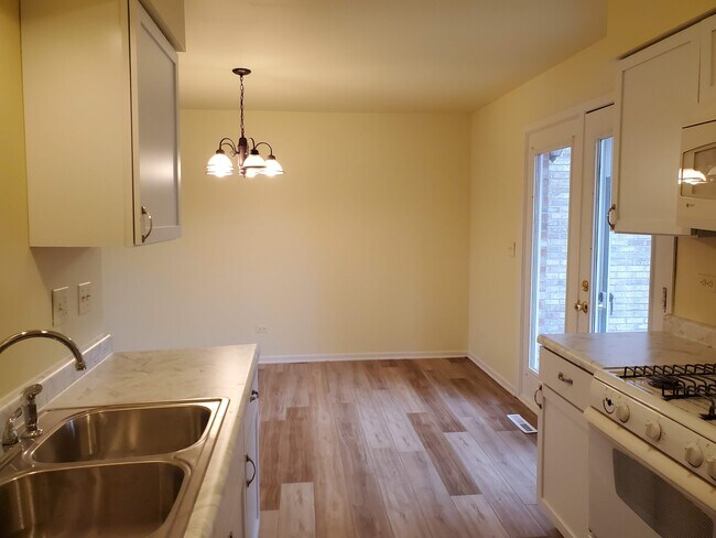 Building Photo - 10803 Timer Dr W