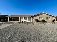 Building Photo - Charming 3 Bed/2 Bath 55+ Kern City Home w...