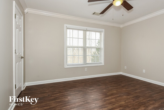 Building Photo - 47 Camelot Ct