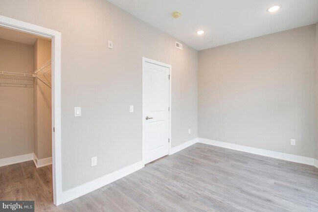 Building Photo - 1206 N 24th St