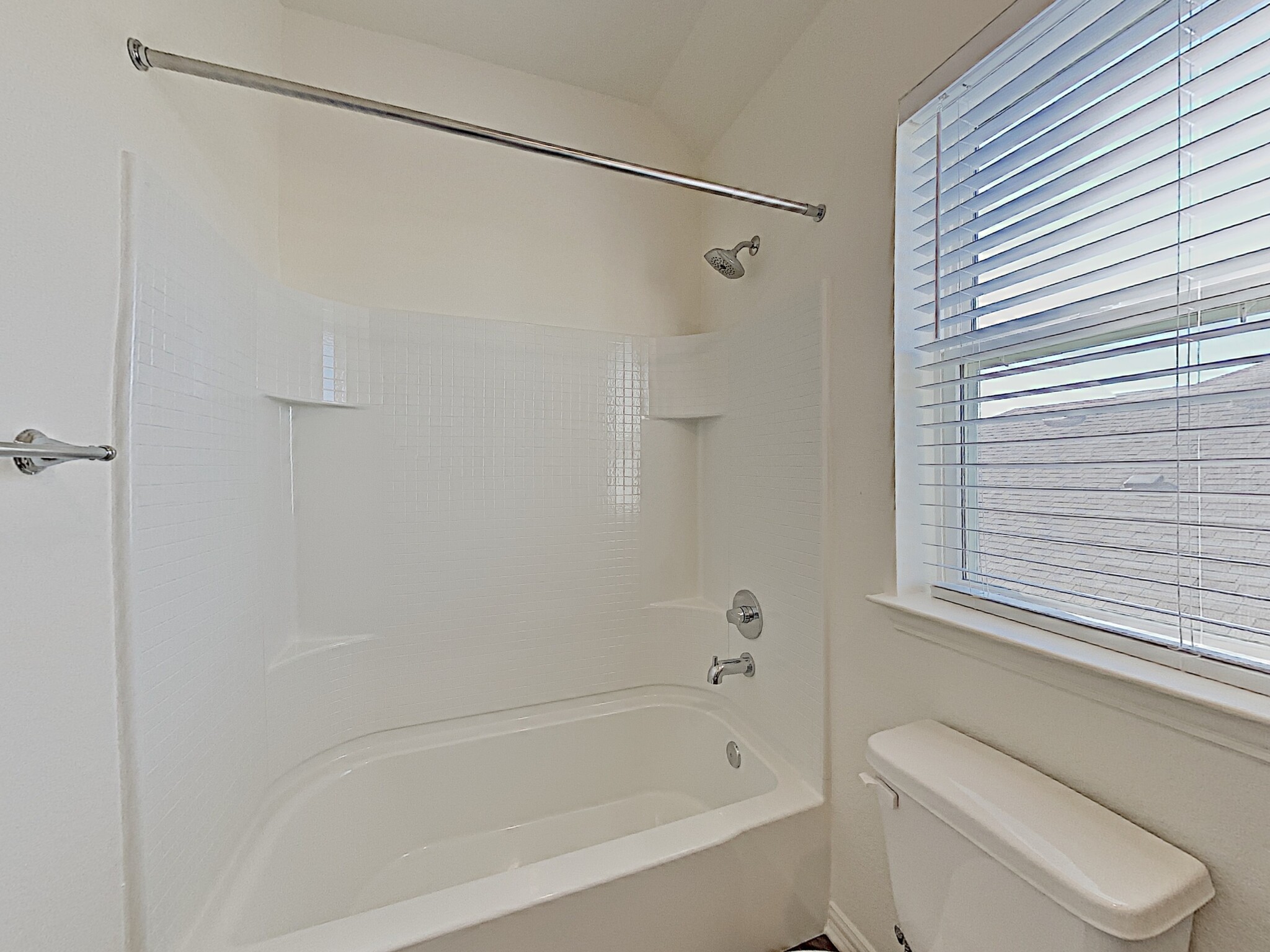 Building Photo - 2734 Lillybrook Ln