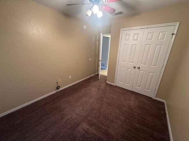 Building Photo - AVAILABLE NOW!!