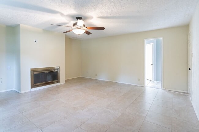 Building Photo - 17423 Baronshire Dr