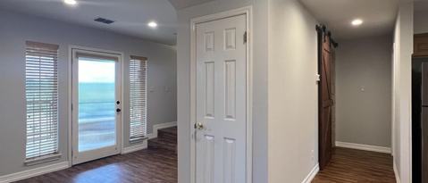 Building Photo - 204 Walnut Way
