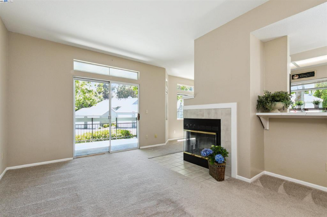 Building Photo - 8170 Mountain View Dr