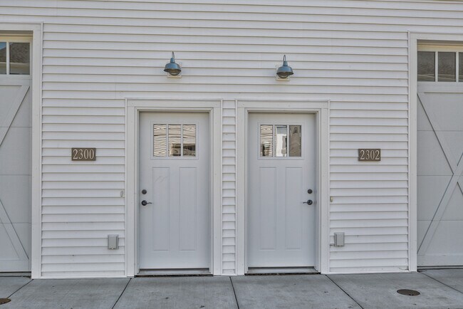 Primary Photo - 2306 Pleasant Vw Dr