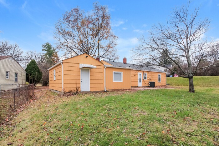 Building Photo - 4931 Fairfield Cir