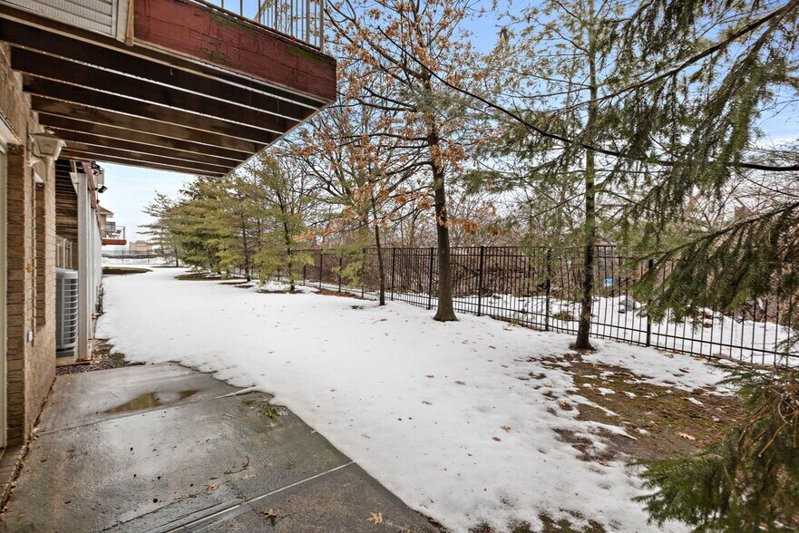 Building Photo - 12 Liberty Ct.