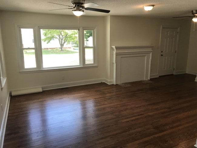 Building Photo - 602 S Powell Ave