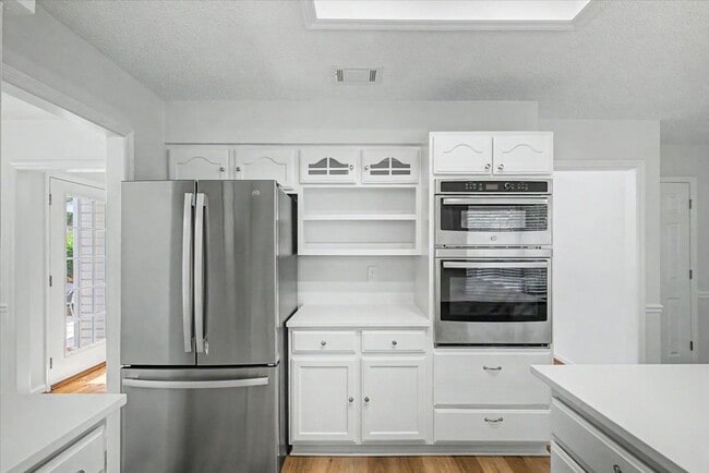 Building Photo - 4 Bed/2 Bath Updated Home in Richmond Heights