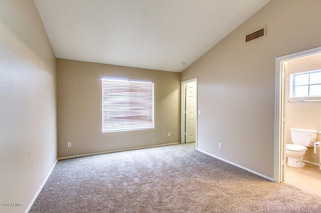 Building Photo - 5951 W Park Ave